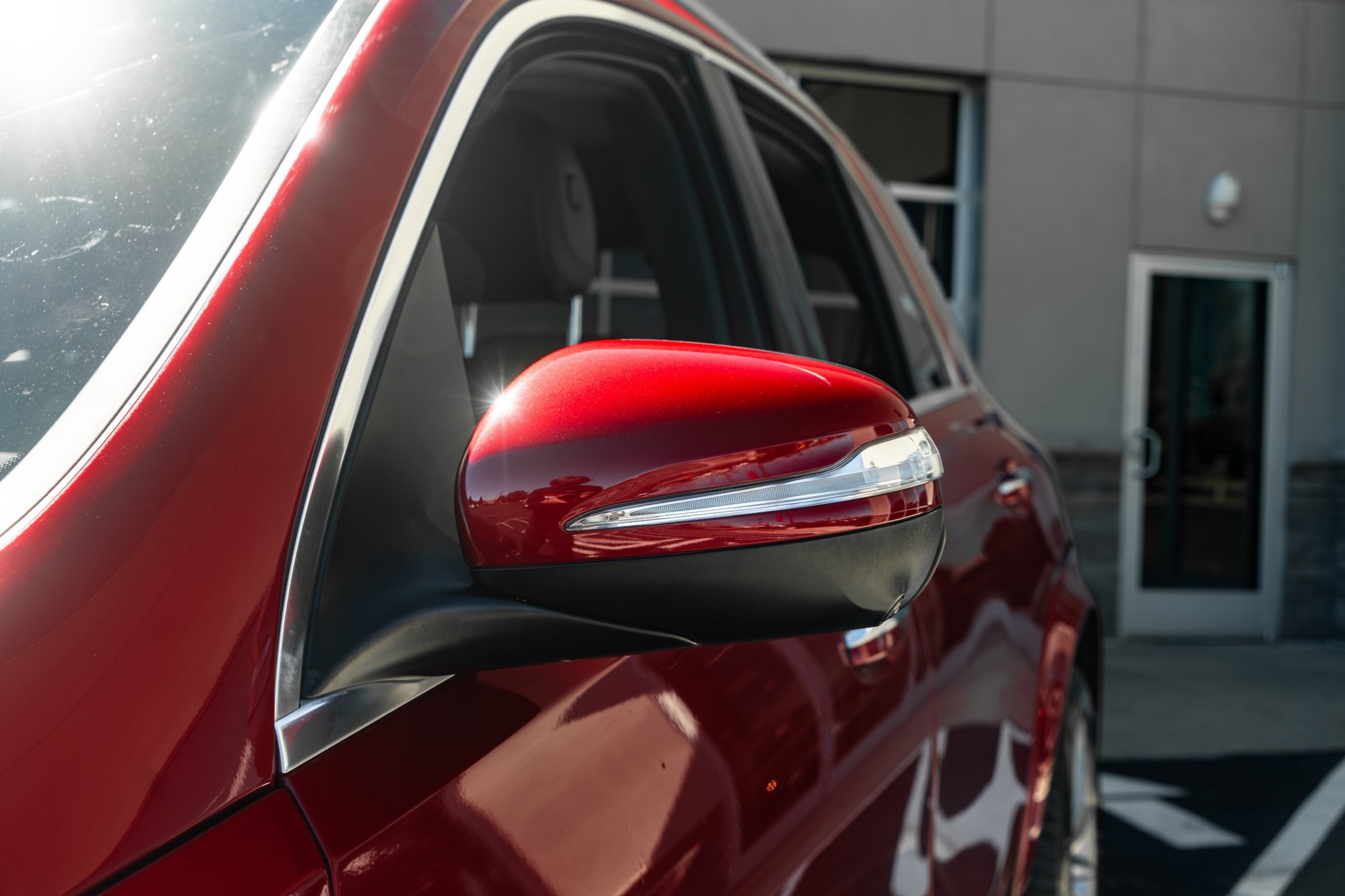 Used 2024 Mercedes-Benz GLE 350 4MATIC w/ AMG Line Exterior image 3
