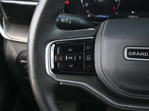 Used 2022 Jeep Grand Wagoneer Series II AWD/4WD image 18