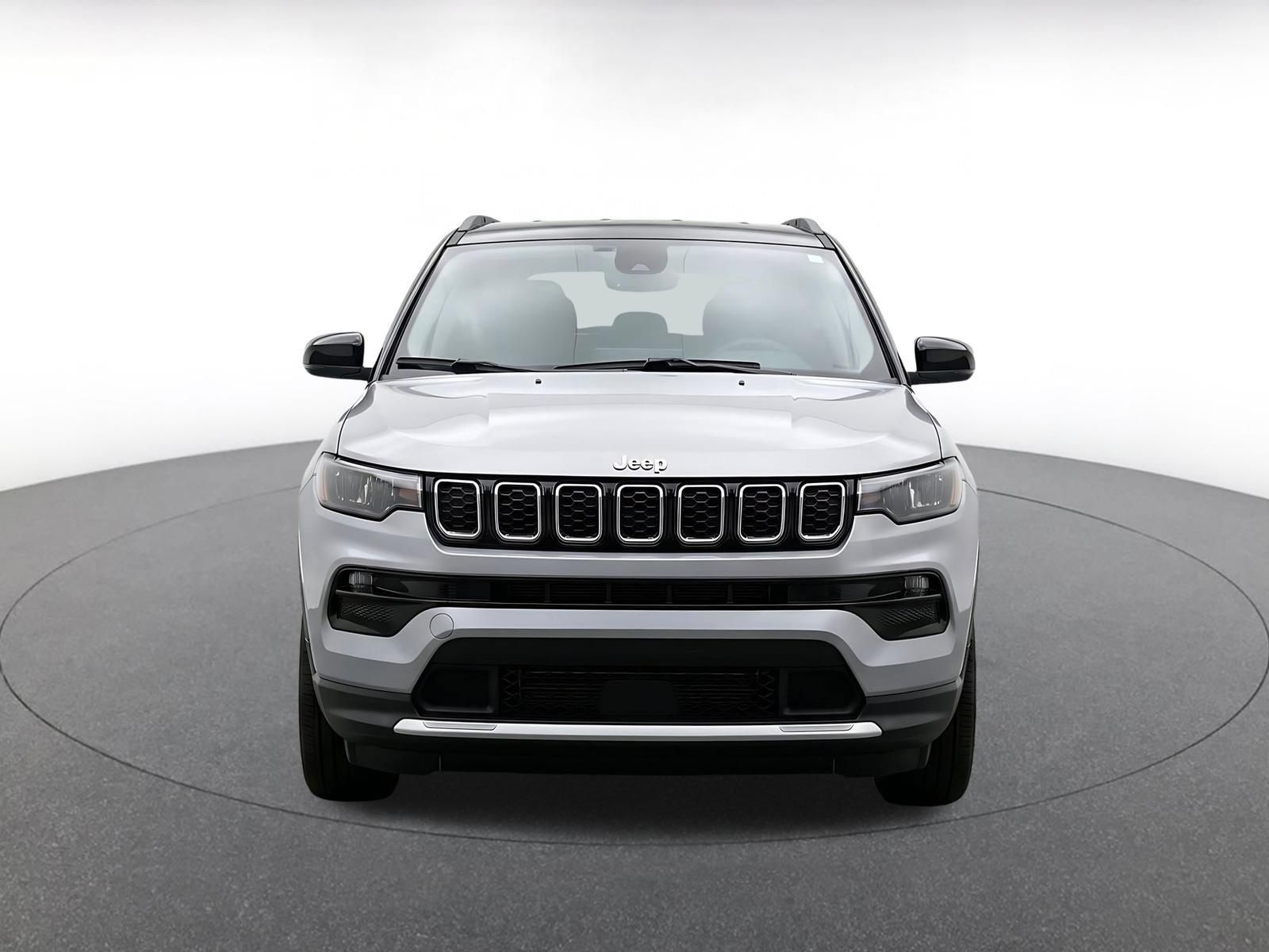 Used 2025 Jeep Compass Limited AWD/4WD image 2