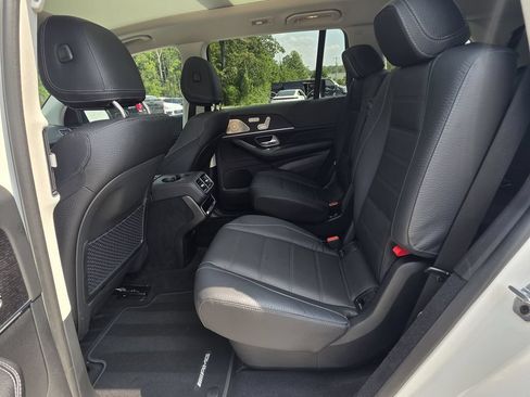 Used 2024 Mercedes-Benz GLS 450 4MATIC image 27