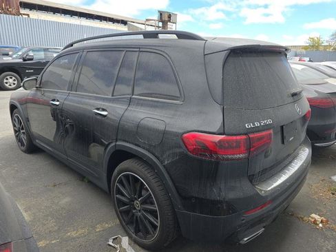 Used 2022 Mercedes-Benz GLB 250 4MATIC image 2