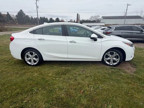 Used 2018 Chevrolet Cruze Premier image 4