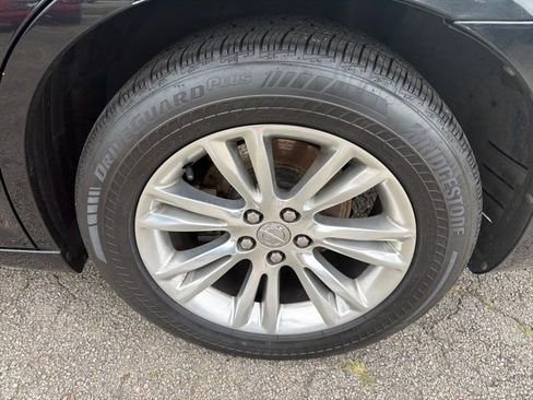 Used 2015 Chrysler 300 C RWD image 26