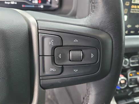 Used 2022 GMC Yukon Denali w/ Denali Premium Package image 25