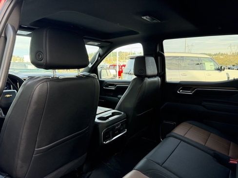 Used 2025 Chevrolet Silverado 1500 High Country w/ Technology Package image 31