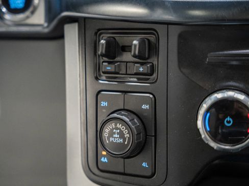 Used 2022 Ford F150 Limited image 27