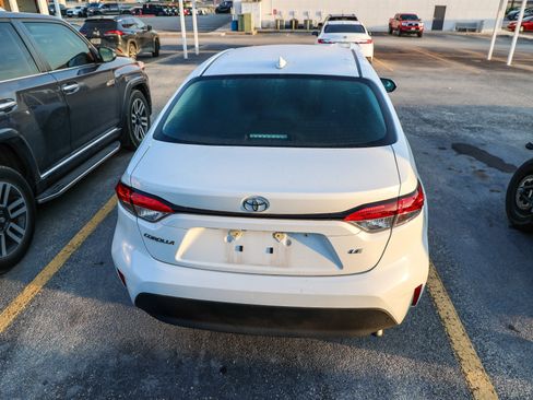 Certified 2024 Toyota Corolla LE FWD image 9