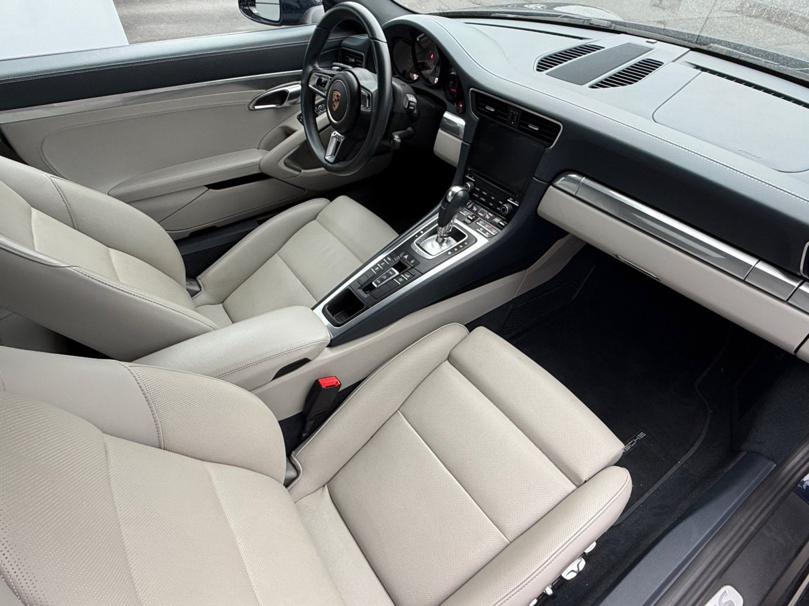 Used 2019 Porsche 911 Carrera 4S AWD/4WD image 15