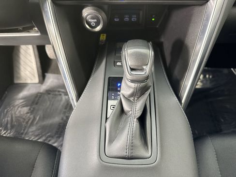 Used 2024 Toyota Venza LE image 16