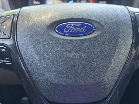 Used 2016 Ford Explorer XLT w/ Equipment Group 201A FWD image 17
