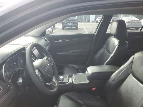 Used 2023 Chrysler 300 Touring L w/ Safetytec Plus Group image 17