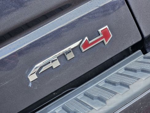 Used 2022 GMC Sierra 1500 AT4 w/ AT4 Preferred Package AWD/4WD image 8
