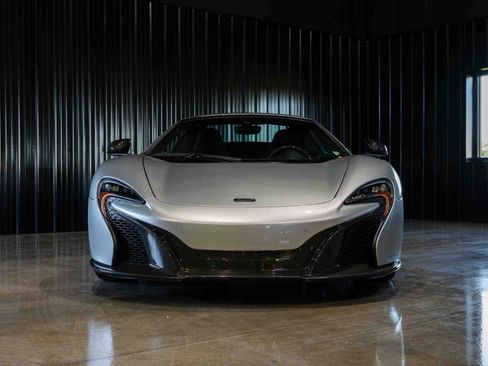 Used 2016 McLaren 650S Spider RWD image 12