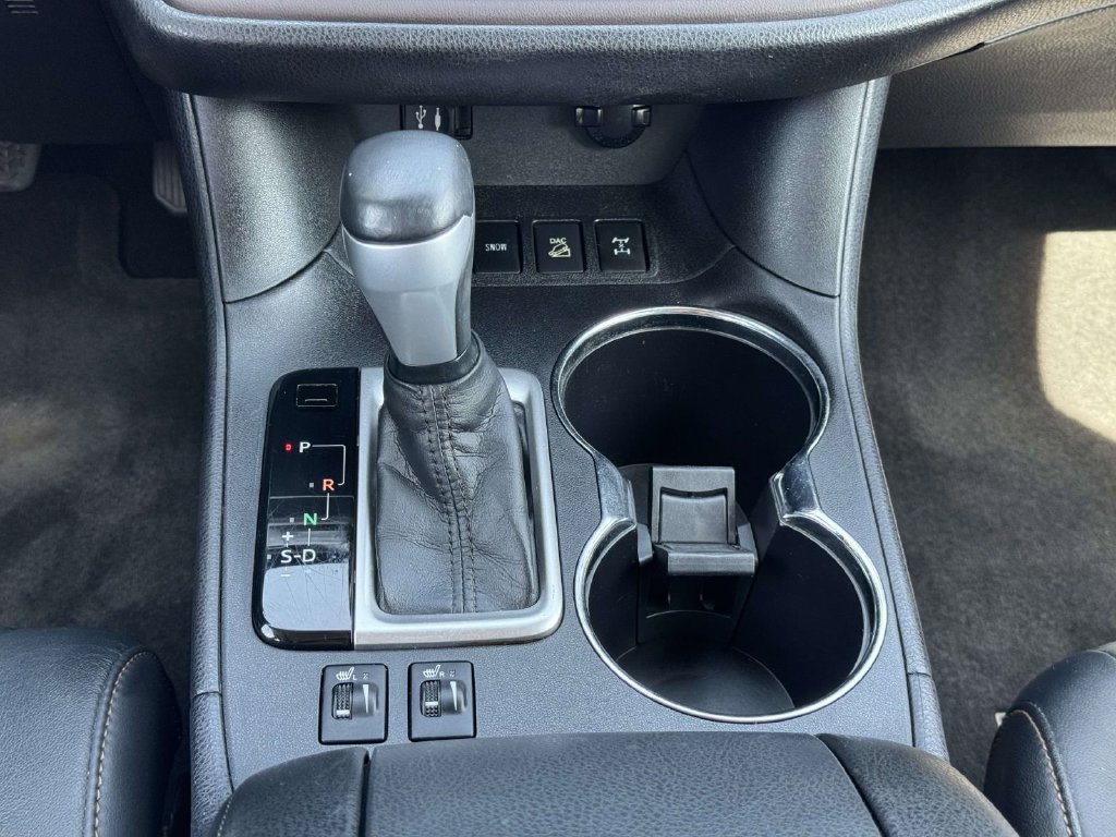 Used 2014 Toyota Highlander XLE AWD/4WD image 6