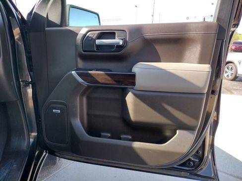 Used 2019 GMC Sierra 1500 SLT w/ SLT Premium Plus Package AWD/4WD image 32