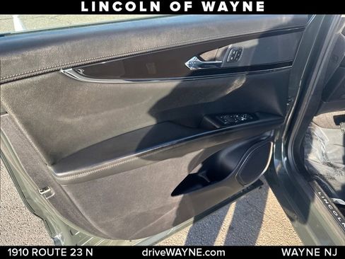 Certified 2022 Lincoln Nautilus Reserve image 12