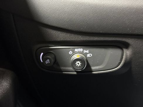 Used 2021 Chevrolet Equinox LS w/ LS Convenience Package AWD/4WD image 18