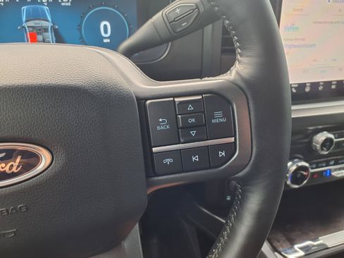 Used 2024 Ford F250 Lariat w/ Black Appearance Package AWD/4WD image 20