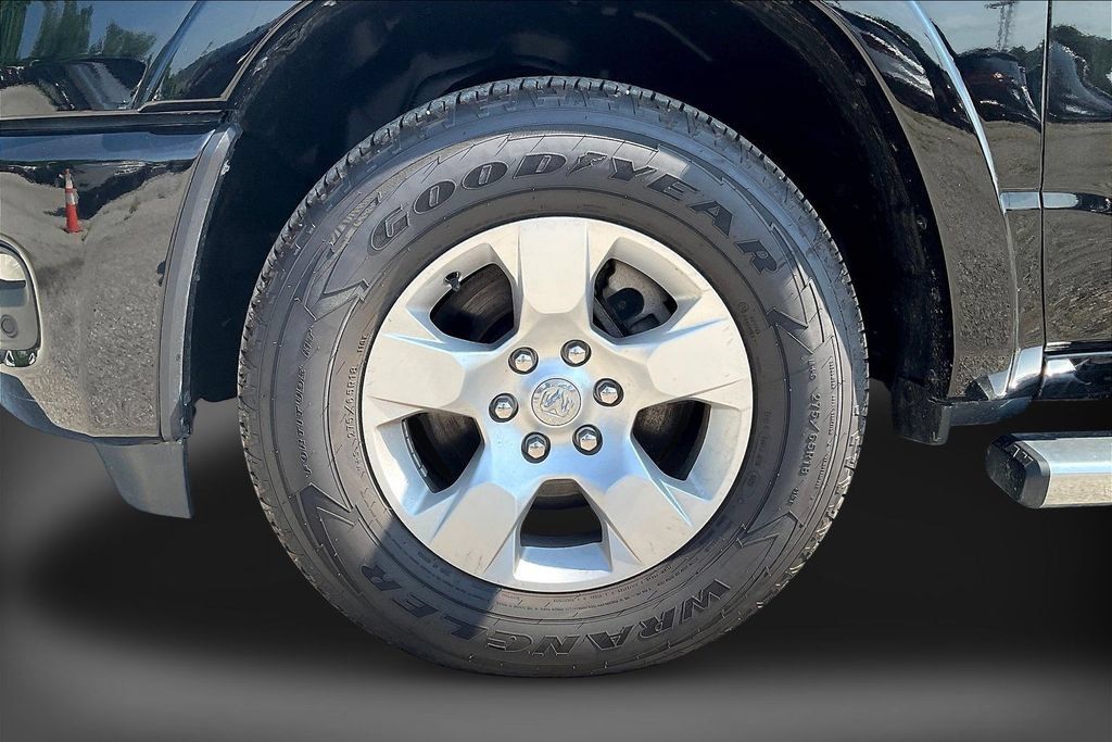 Used 2025 RAM 1500 Big Horn AWD/4WD image 34