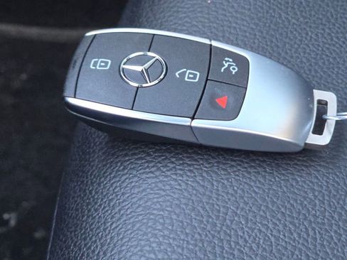 Used 2022 Mercedes-Benz GLB 250 GLB 250 image 37