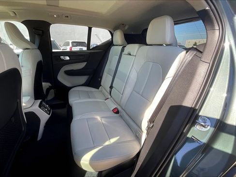 New 2026 Volvo XC40 B4 Plus w/ Climate Package image 18