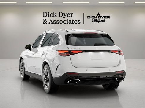 Used 2025 Mercedes-Benz GLC 300 image 16