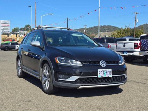 Used 2018 Volkswagen Golf Alltrack SEL AWD/4WD image 11