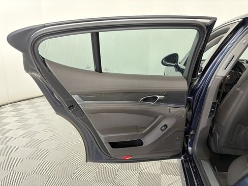 Used 2015 Porsche Panamera 4S image 12