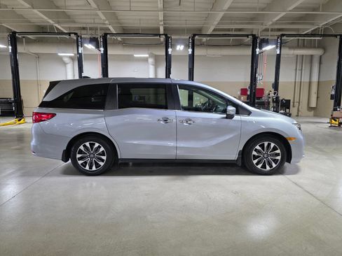 Used 2021 Honda Odyssey EX-L image 8