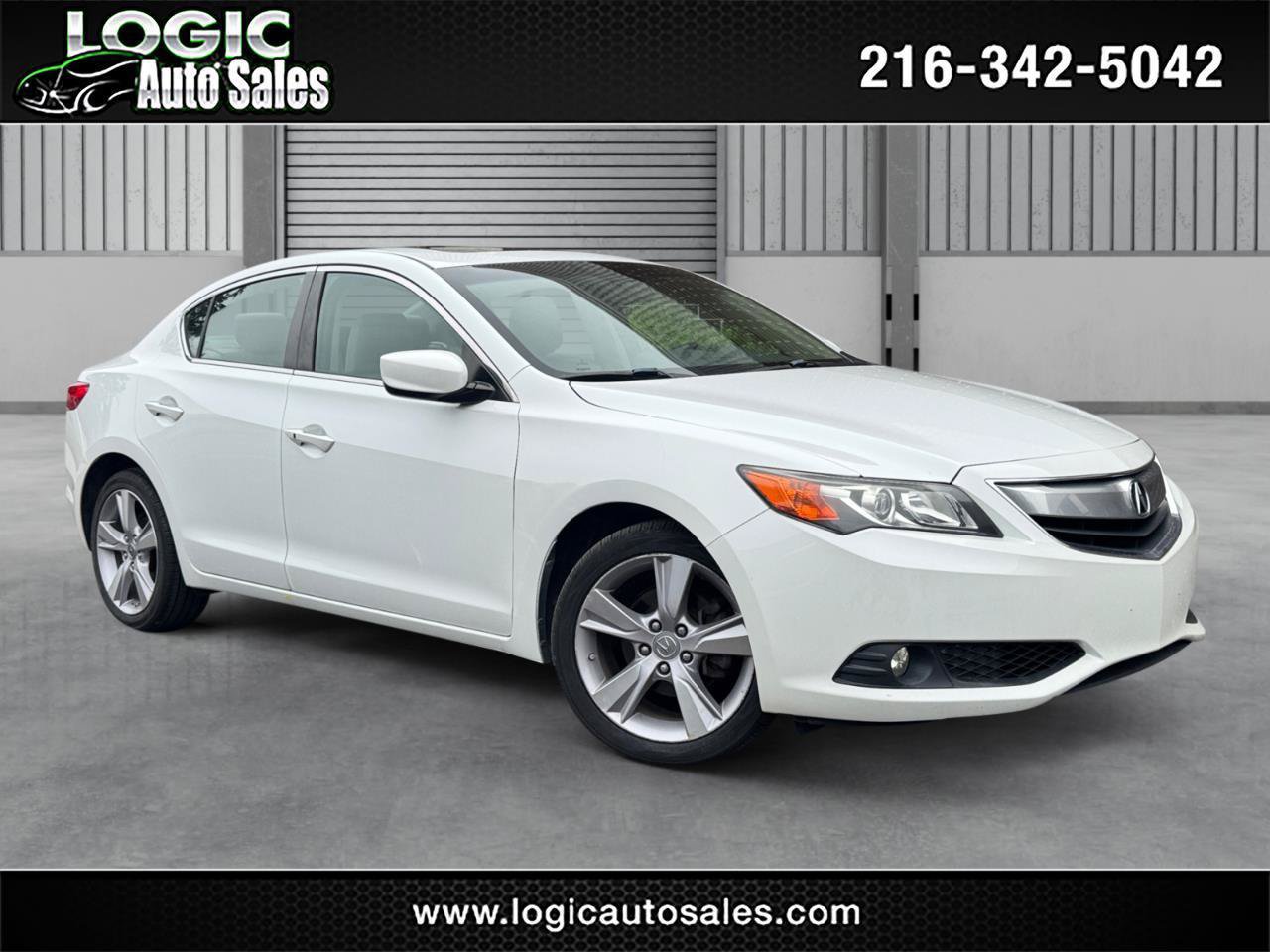 Used 2015 Acura ILX w/ Technology Package FWD image 1