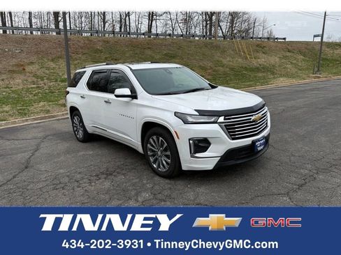 Used 2023 Chevrolet Traverse Premier image 1