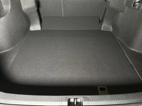 Used 2022 Toyota Camry SE image 20