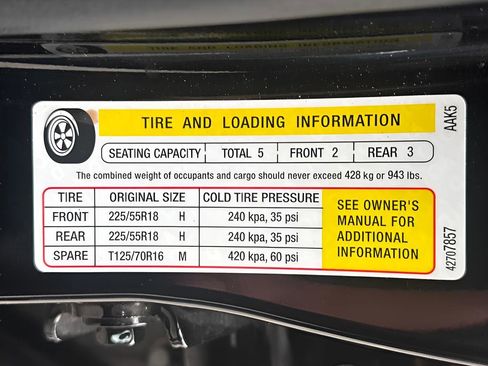 Used 2023 Chevrolet TrailBlazer RS w/ Sun and Liftgate Package image 6