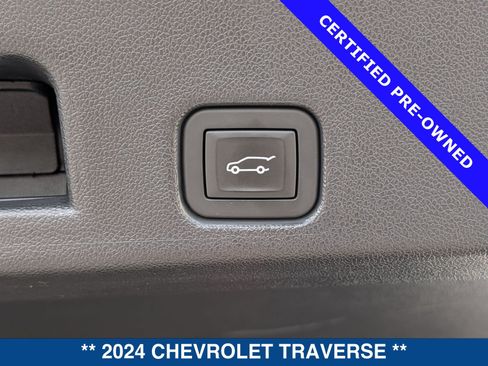 Used 2024 Chevrolet Traverse RS FWD image 15