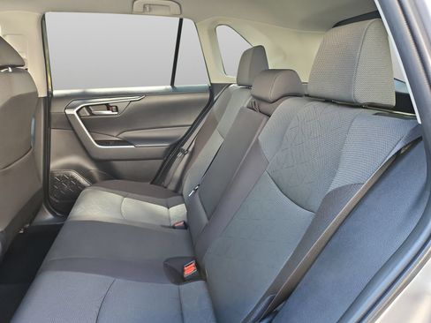 Used 2025 Toyota RAV4 XLE FWD image 42