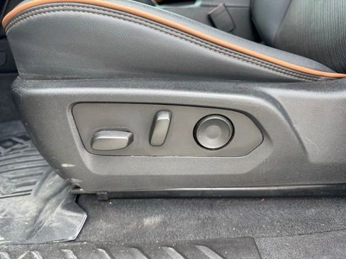 Used 2024 GMC Canyon AT4 w/ AT4 Premium Package AWD/4WD image 15