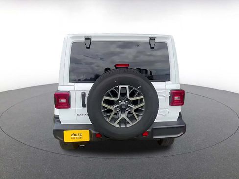 Used 2025 Jeep Wrangler Unlimited Sahara AWD/4WD image 12