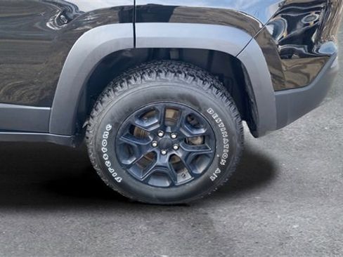 Used 2020 Jeep Cherokee Trailhawk w/ Cold Weather Group image 19