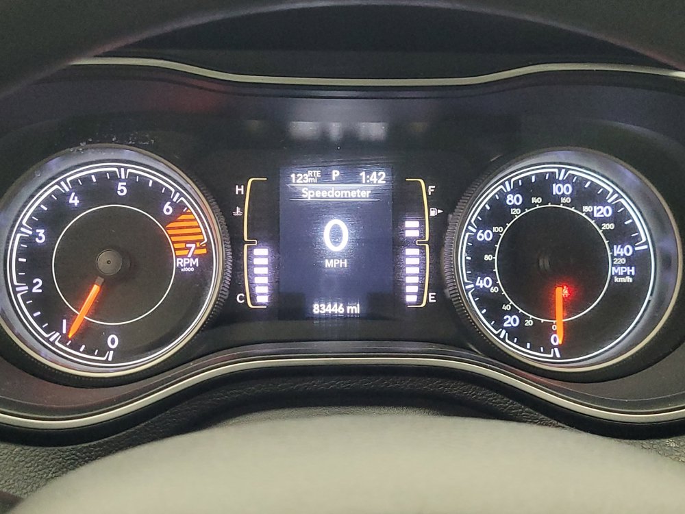 Used 2019 Jeep Cherokee Latitude w/ Popular Appearance Group FWD image 23