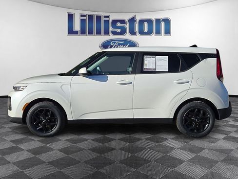 Used 2022 Kia Soul LX w/ Technology Package FWD image 7