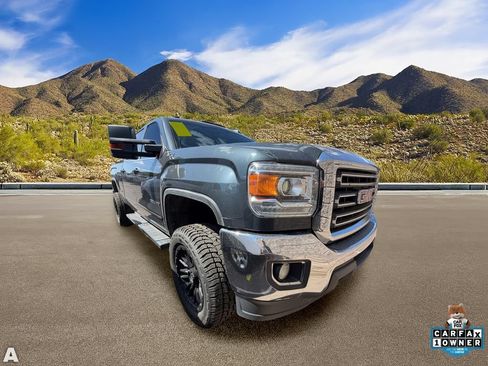 Used 2018 GMC Sierra 2500 SLE w/ HD SLE Preferred Plus Package AWD/4WD image 5