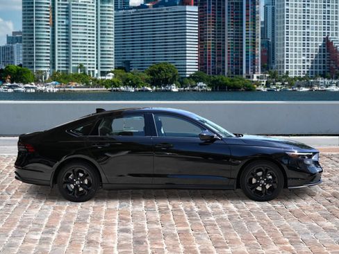 New 2025 Honda Accord SE image 4