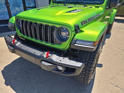 New 2025 Jeep Gladiator Rubicon w/ Safety Group image 17