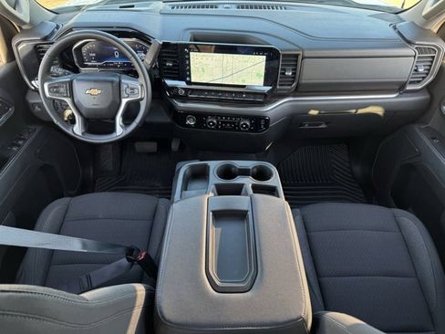 Used 2024 Chevrolet Silverado 1500 LT image 11