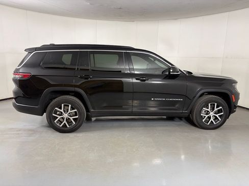 Used 2024 Jeep Grand Cherokee L Limited AWD/4WD image 9