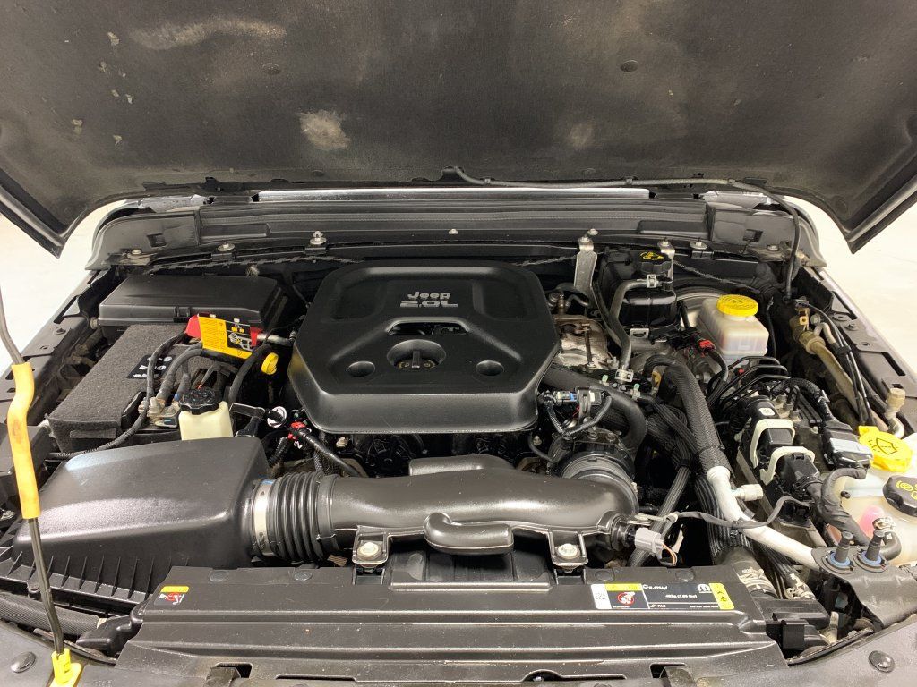 Used 2021 Jeep Wrangler Unlimited Sahara w/ Uconnect 4C Nav & Sound Group AWD/4WD image 15