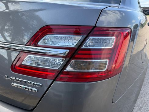 Used 2013 Ford Taurus Limited FWD image 9