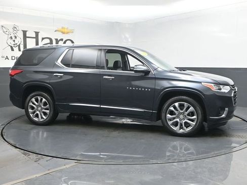 Used 2021 Chevrolet Traverse Premier w/ LPO, Floor Liner Package AWD/4WD image 1