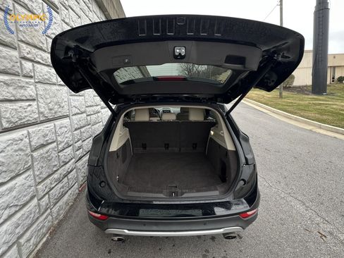 Used 2018 Lincoln MKC Premiere image 16