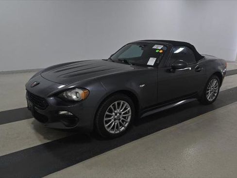 Used 2018 FIAT 124 Spider Classica image 26